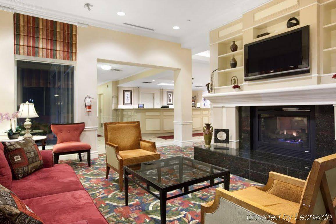 Hilton Garden Inn West Эдмонтон Экстерьер фото