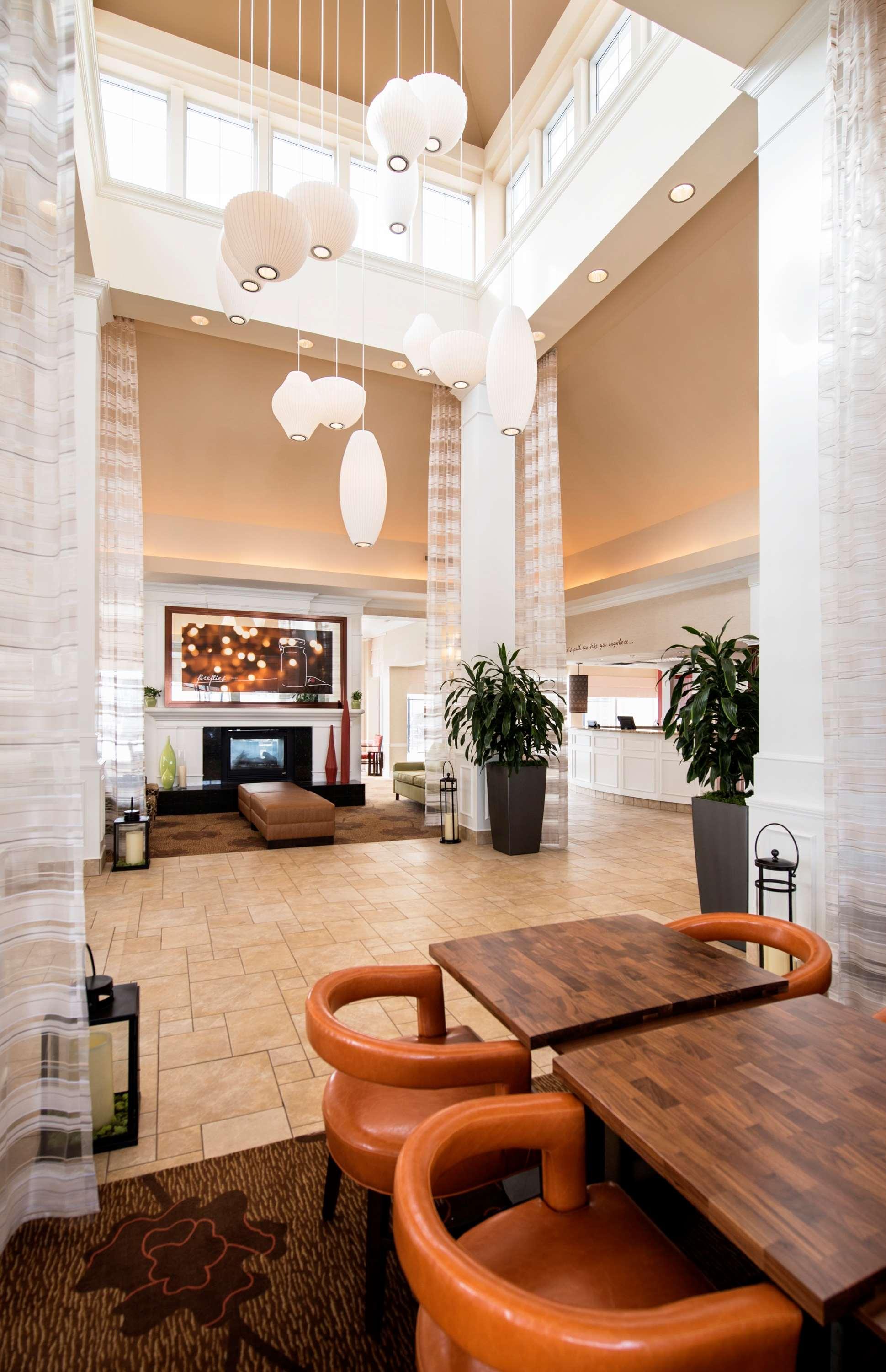 Hilton Garden Inn West Эдмонтон Экстерьер фото