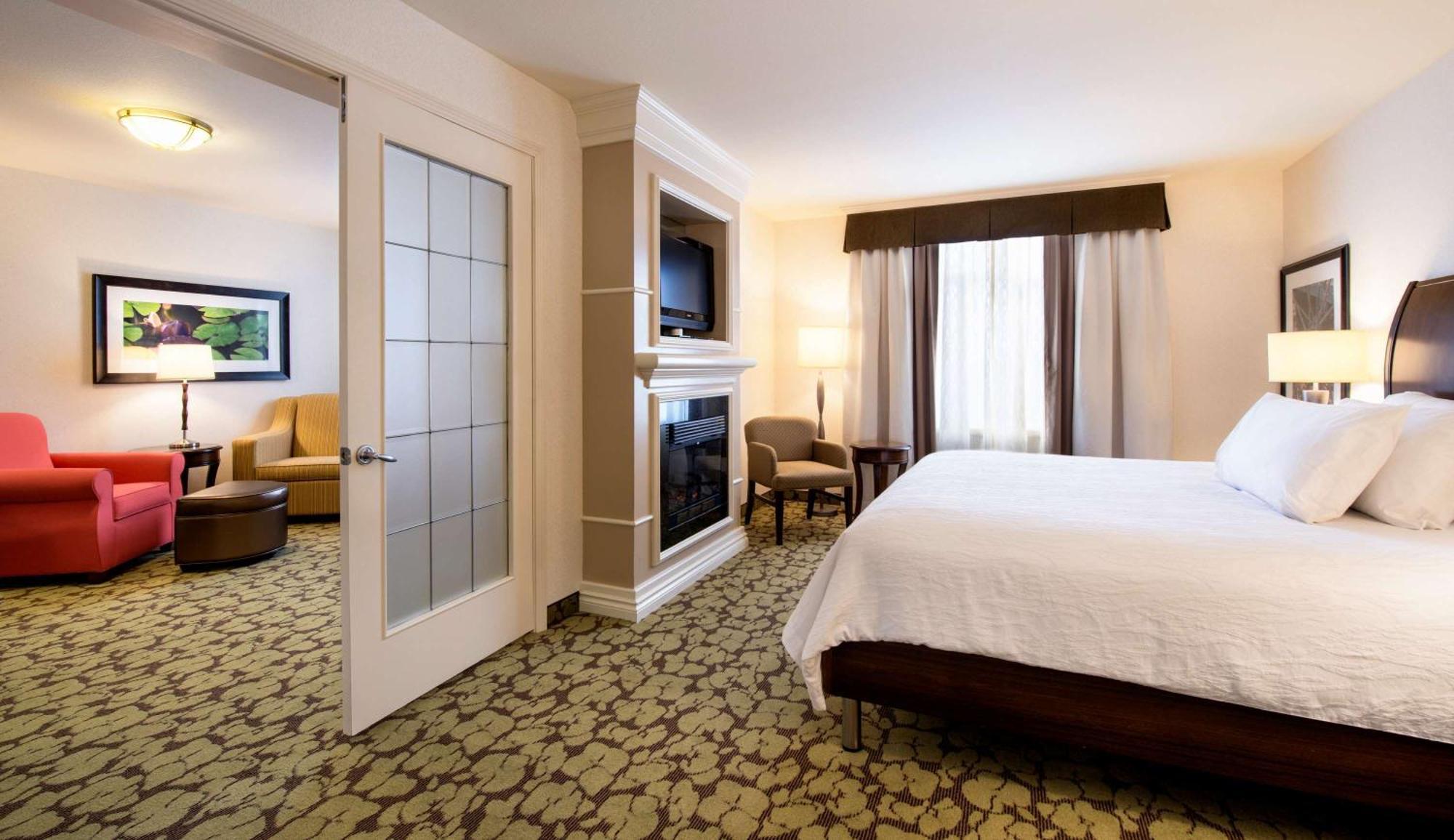 Hilton Garden Inn West Эдмонтон Экстерьер фото