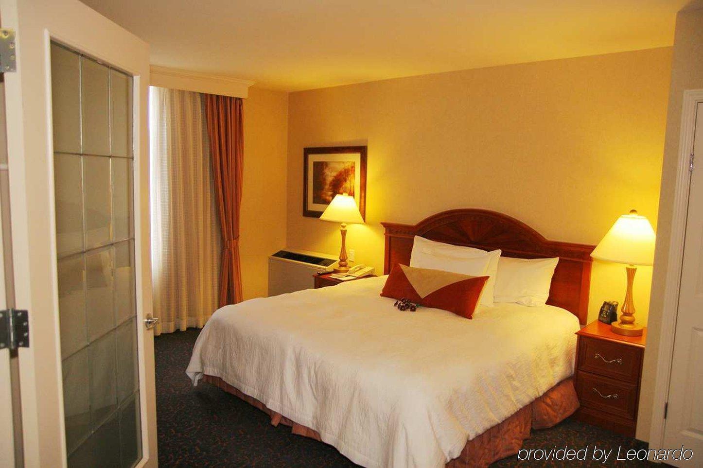 Hilton Garden Inn West Эдмонтон Номер фото